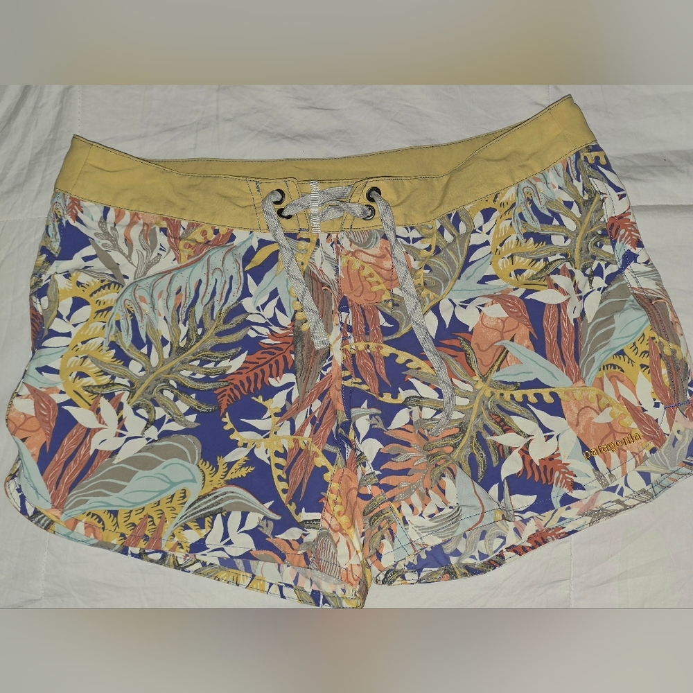 Patagonia Swim Women's Size 6 Wavefarer Boardshorts